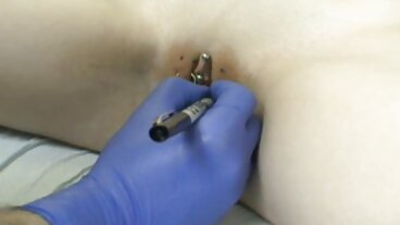 பிரைவேட்டிலிருந்து அழகான அலிசியா கென்ட்டின் ஒல்லியான படம்