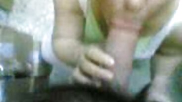 நுபைல் பிலிம்ஸில் இருந்து அழகான பெல்லா ரோலண்ட் மற்றும் டாலி லோரெய்னுடன் ஹேண்ட்ஜாப் காட்சி