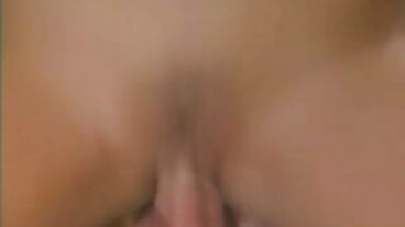 18 VideoZ இலிருந்து ப்ரீஃபெக்ட் அடெல் பையுடன் வாய்வழி வீடியோ