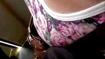 டீம் ஸ்கீட்டில் இருந்து கவர்ந்திழுக்கும் ஏரியா லீ மற்றும் ஜோஸ்லின் ஜேம்ஸுடன் Ffm ஆபாச காட்சி