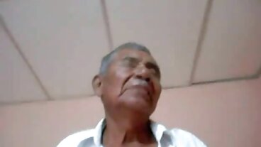 ஃபேமிலி ஸ்ட்ரோக்கிலிருந்து ப்ரீஃபெக்ட் அலெக்ஸ் பிளேக்குடன் நீண்ட கால்கள் ஆக்ஷன்